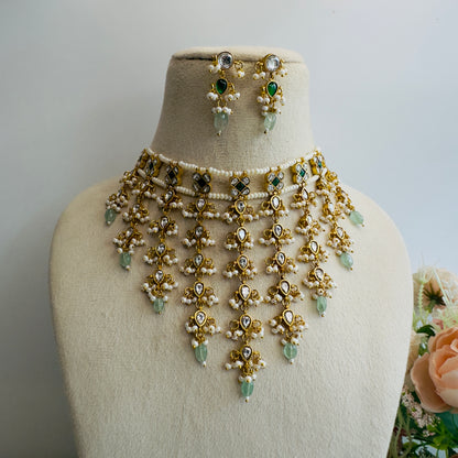 Beautiful Delicate Jadau Necklace Set