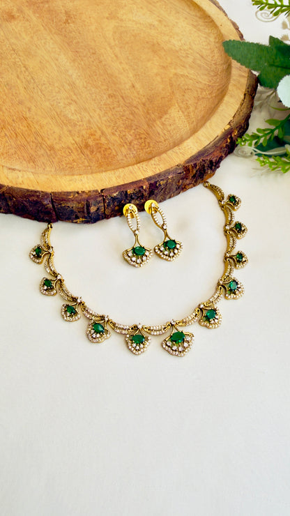 Emerald Green Eleven Pendant Necklace Set