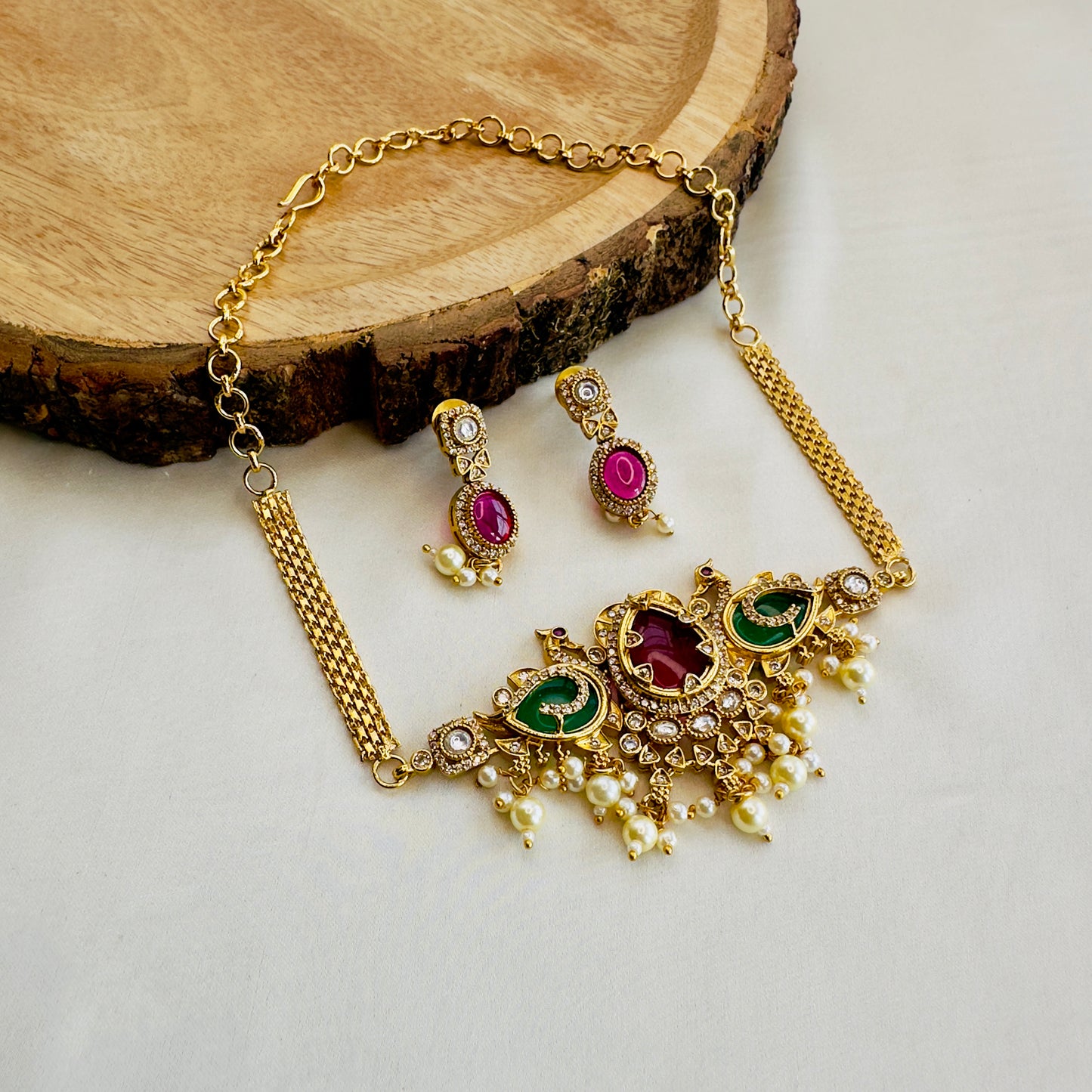 Reg Green Golden Polish Necklace Set