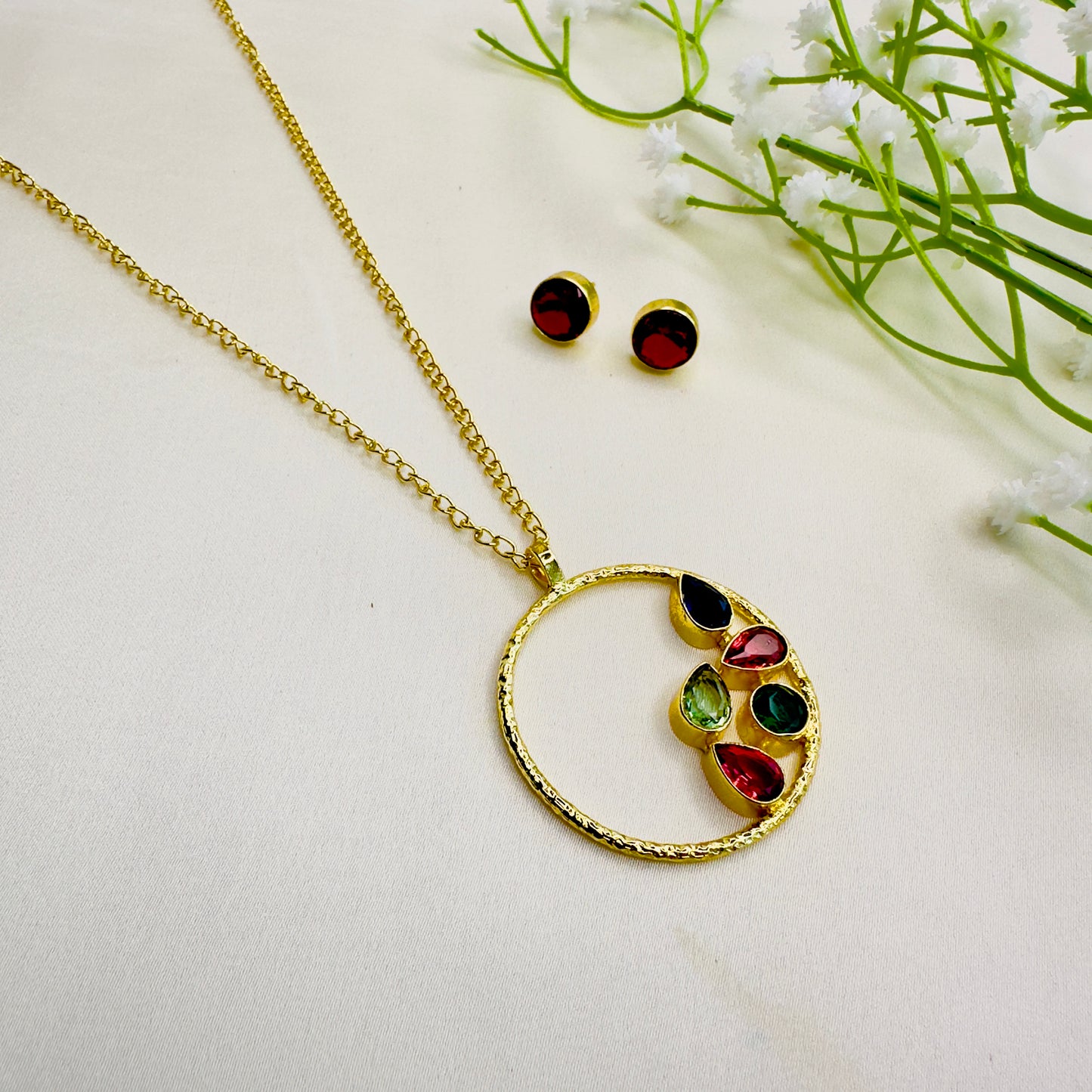 Multicolor Circular shape pendant Necklace Set