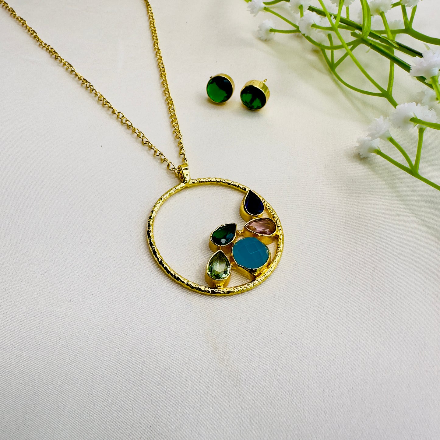 Multicolor Circular shape pendant Necklace Set