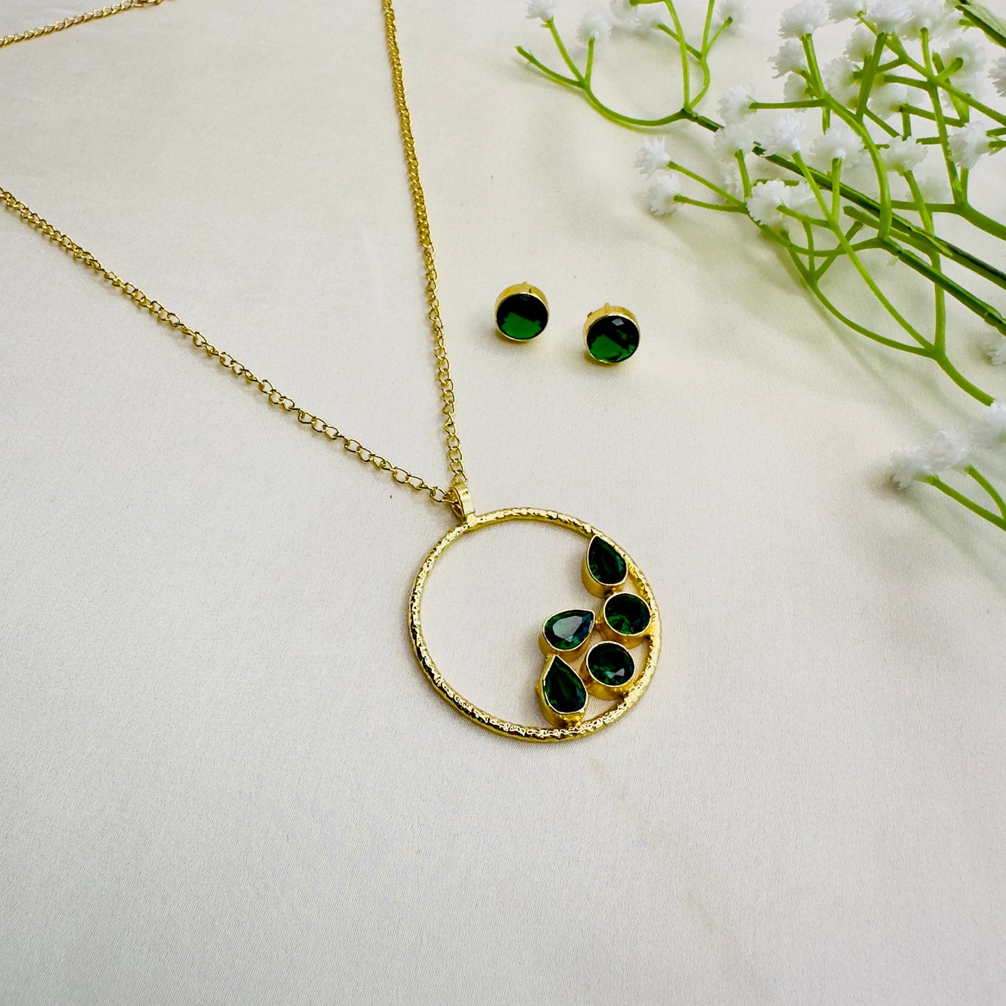 Multicolor Circular shape pendant Necklace Set