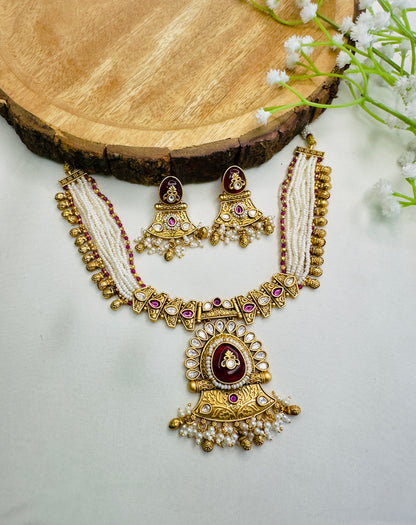 Beautiful Kundan Pendant Rajwadi Necklace Set