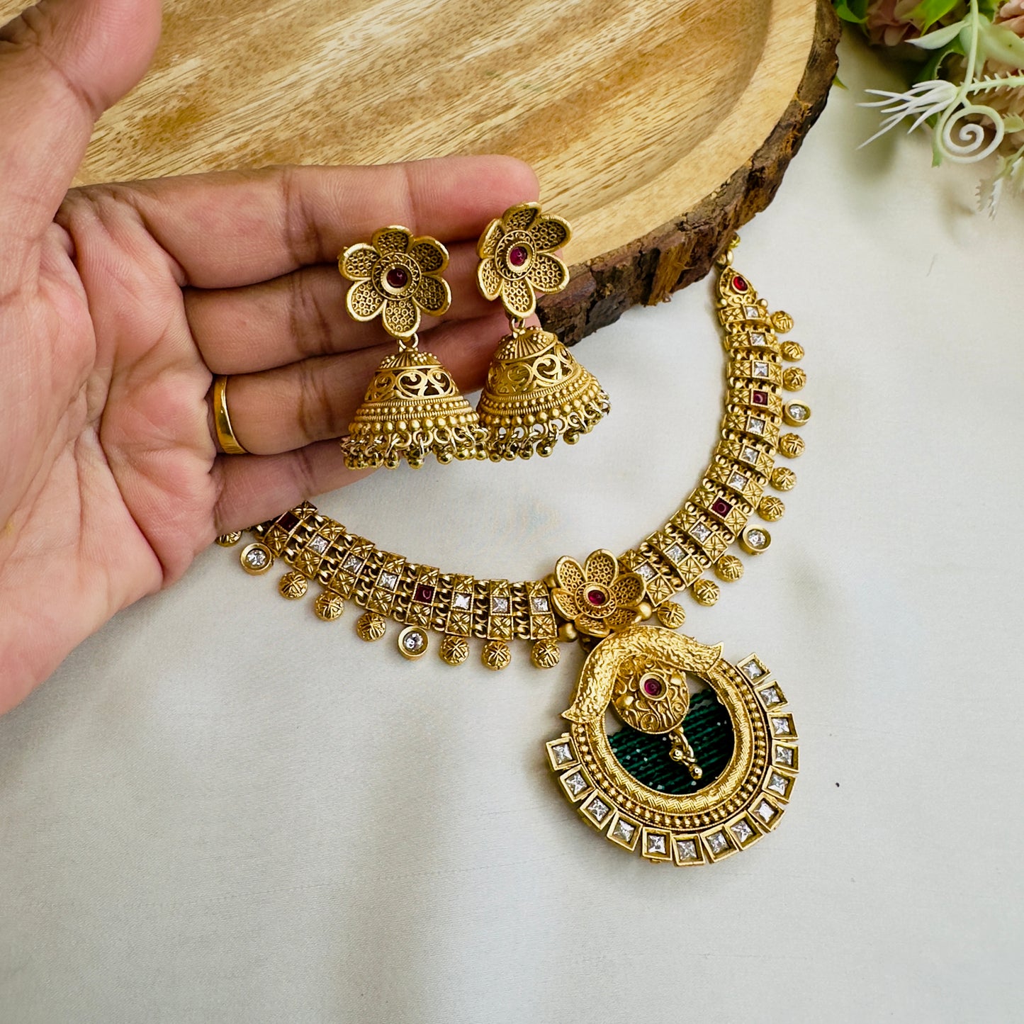 Flower Pendant Rajwadi Necklace Set