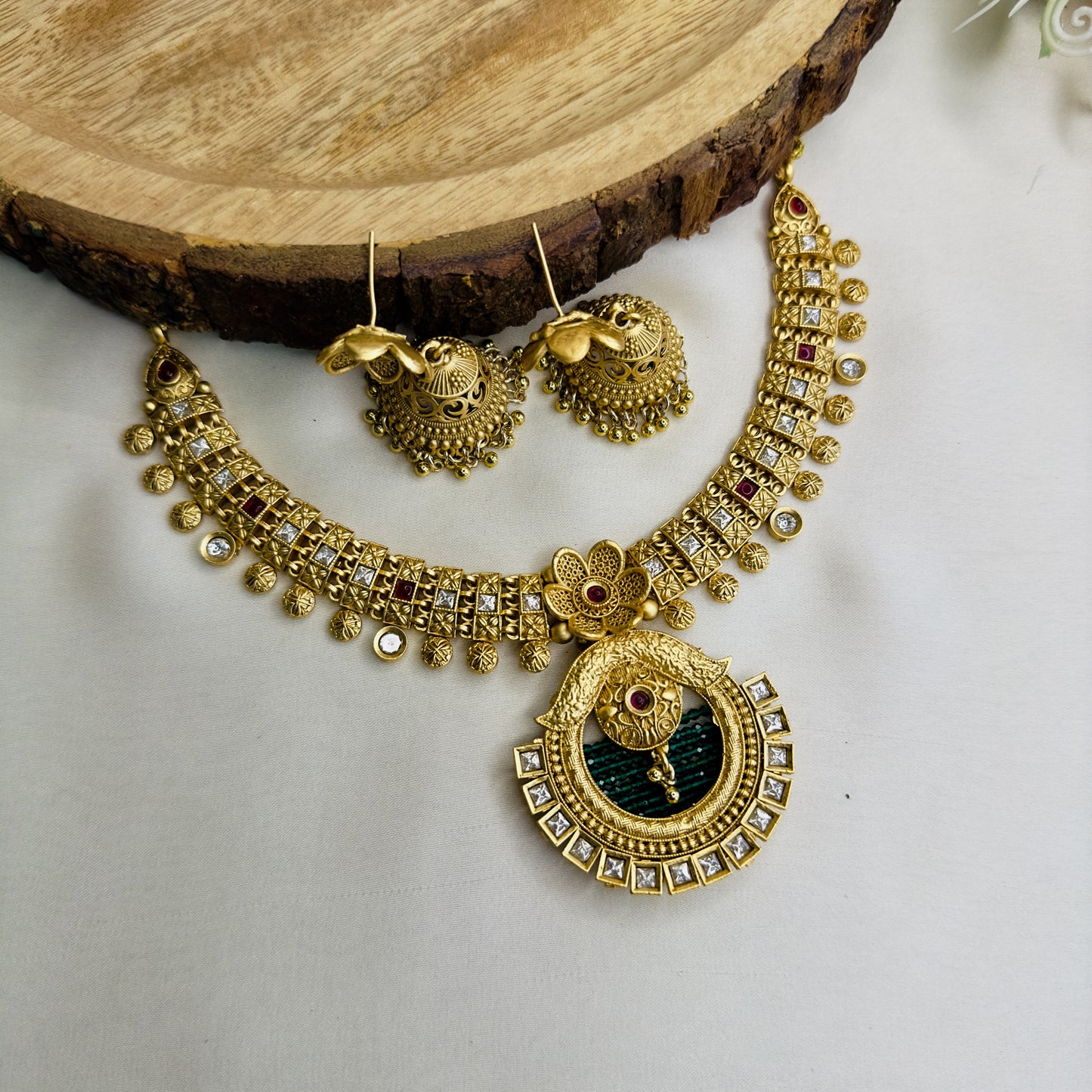 Flower Pendant Rajwadi Necklace Set