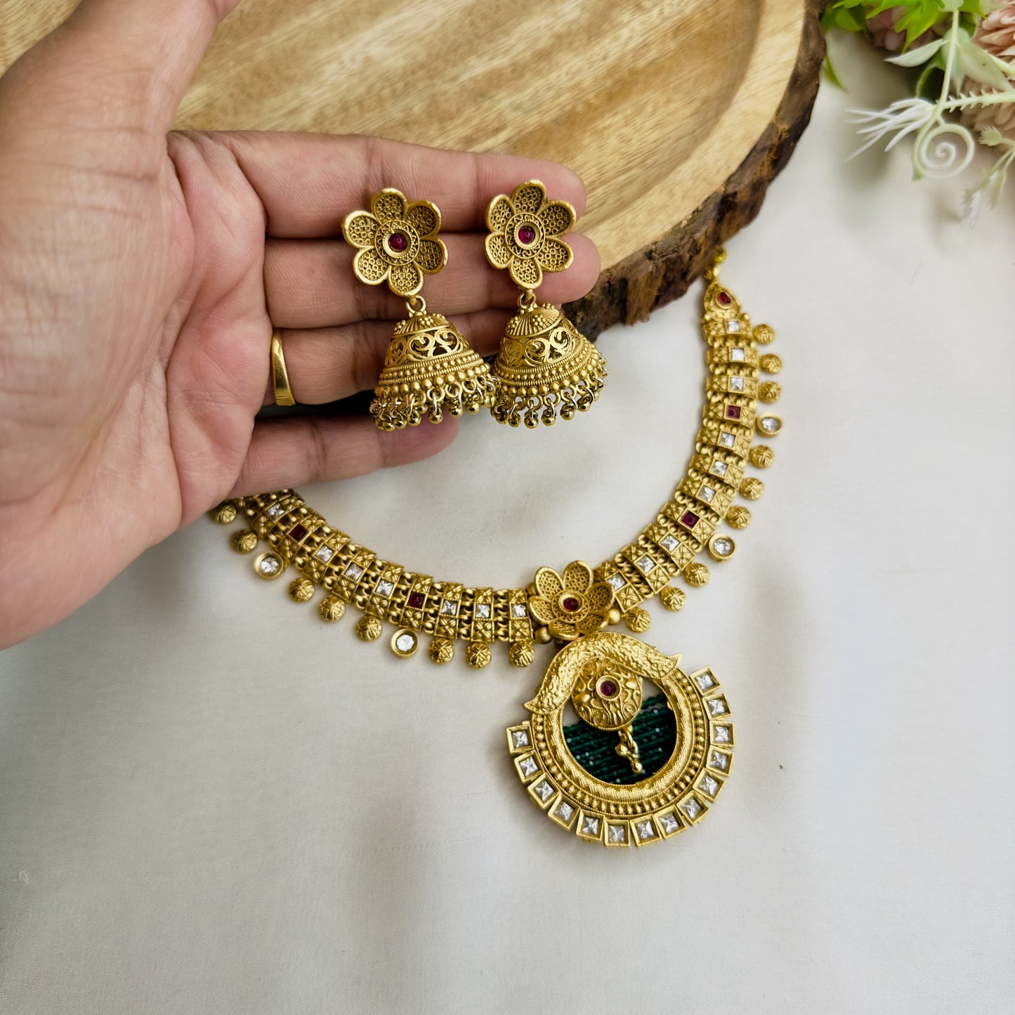 Flower Pendant Rajwadi Necklace Set