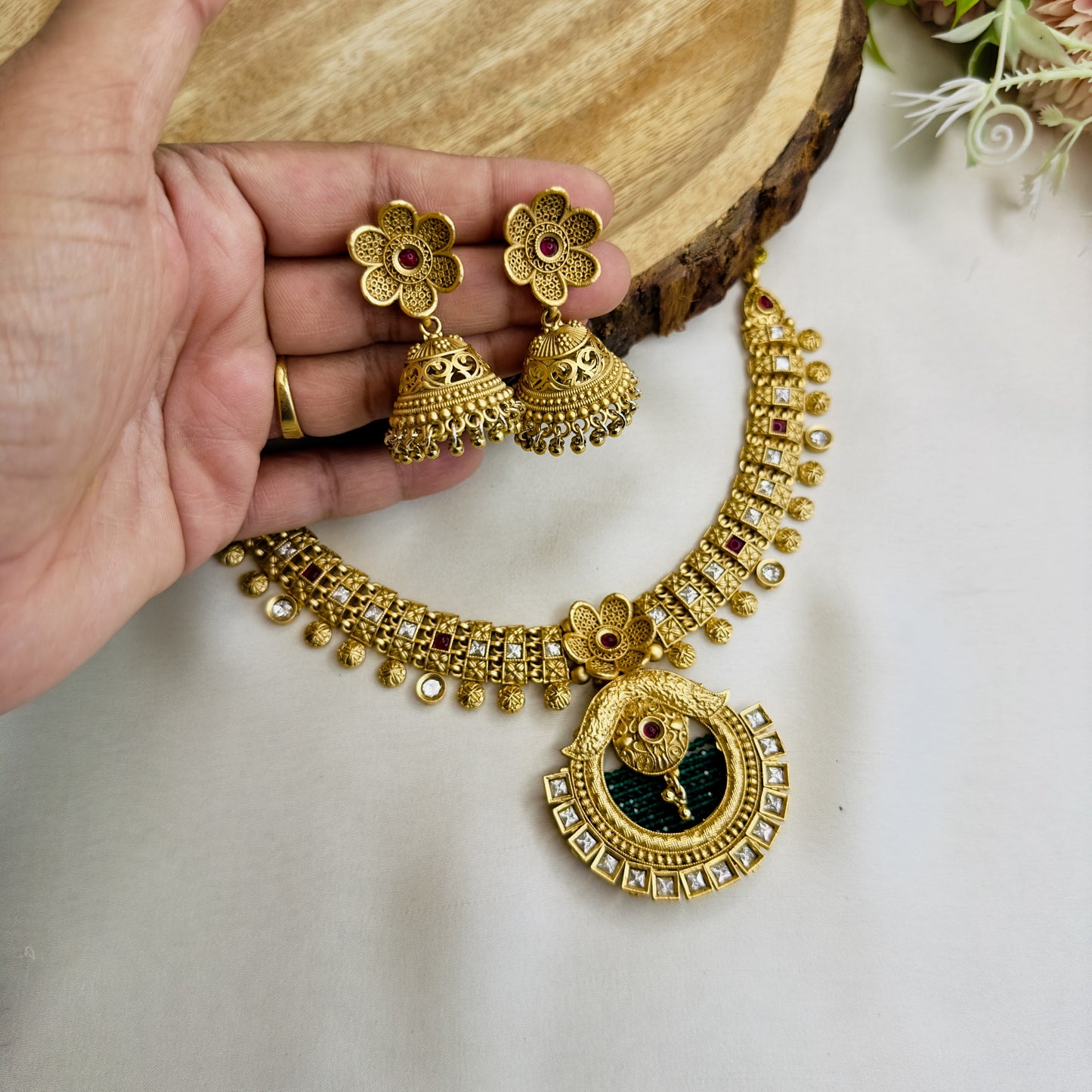 Flower Pendant Rajwadi Necklace Set