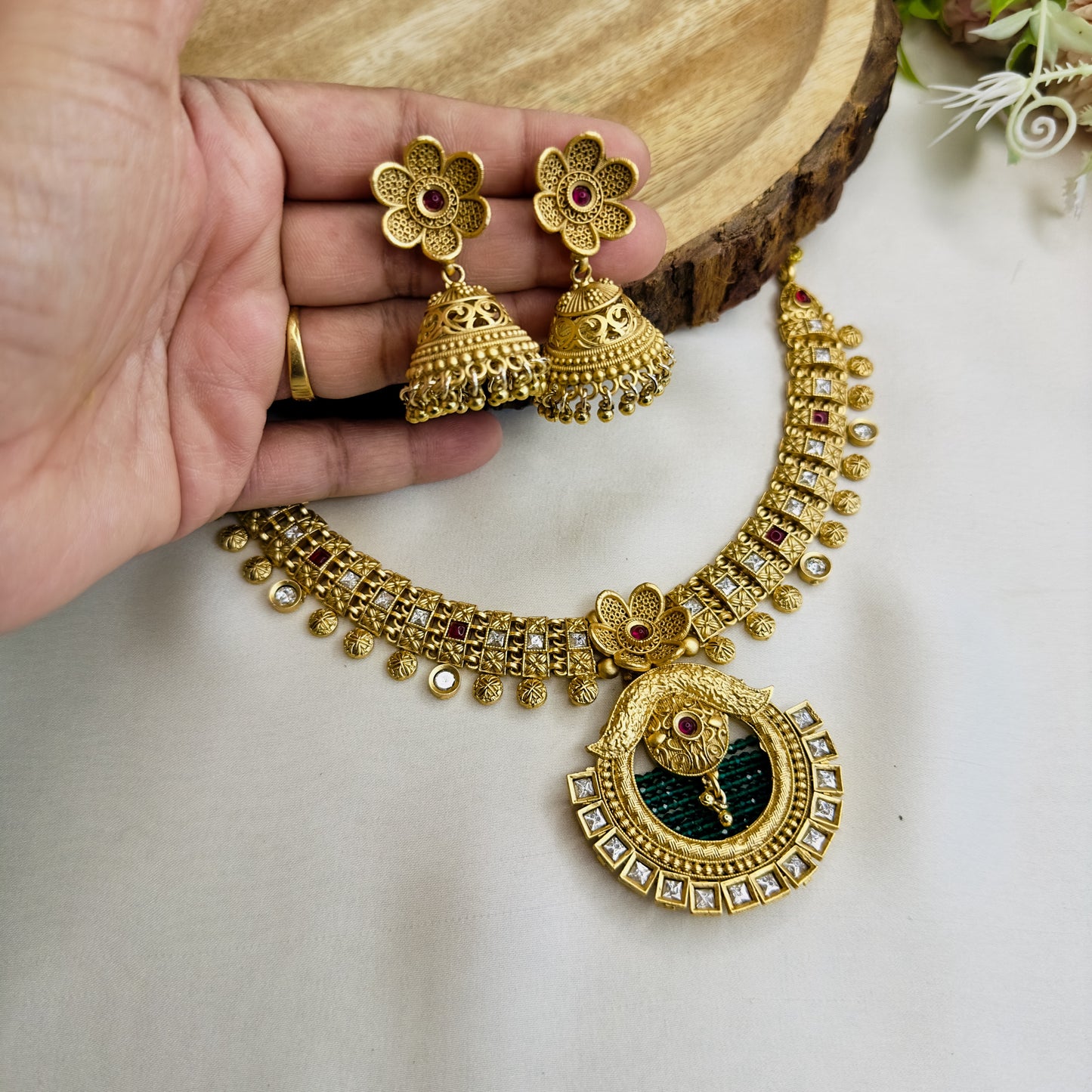 Flower Pendant Rajwadi Necklace Set