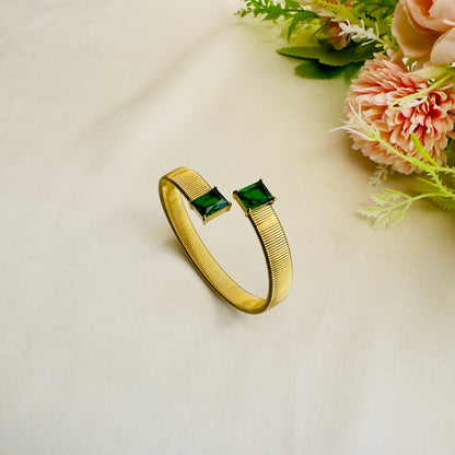 Emarald stone Tarnish Free Bracelet