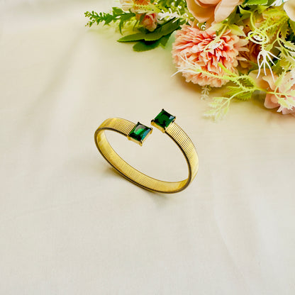Emarald stone Tarnish Free Bracelet