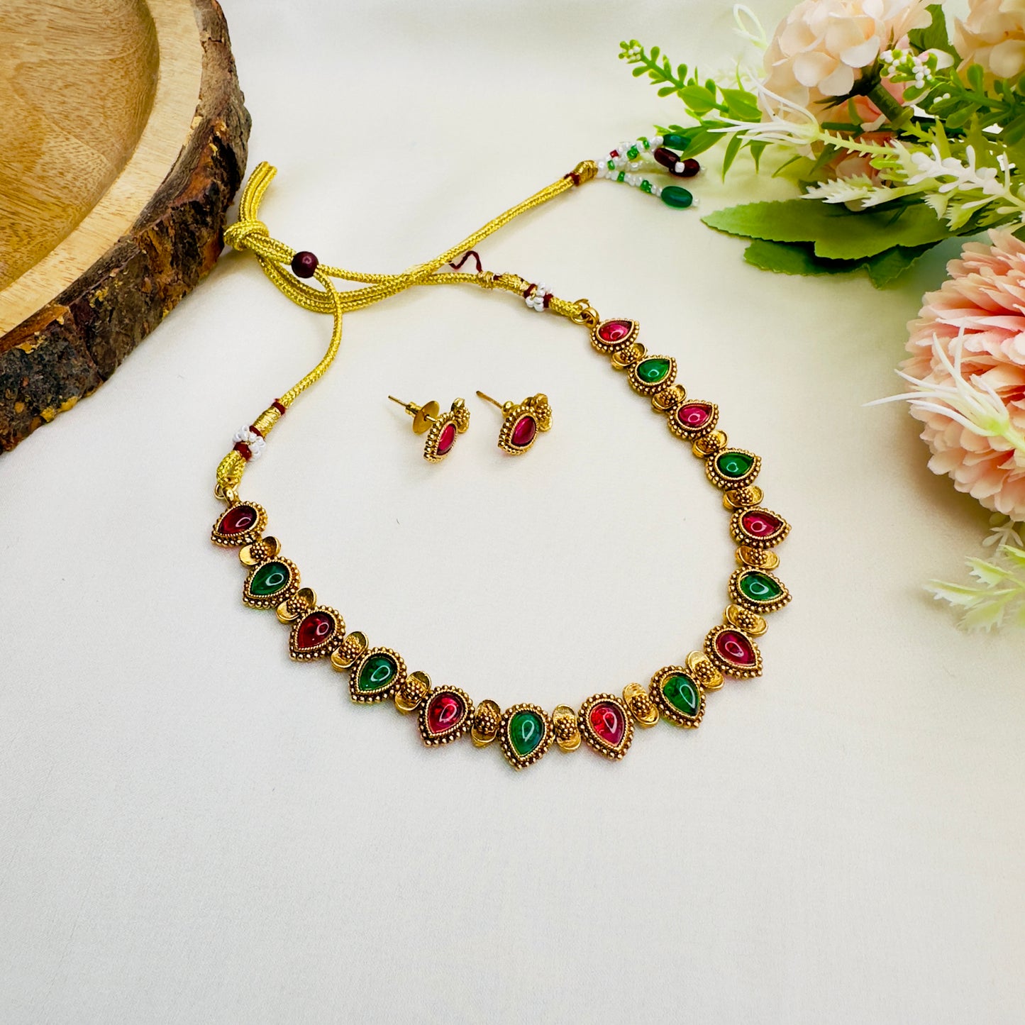 Multicolor Leaf Motif Necklace Set