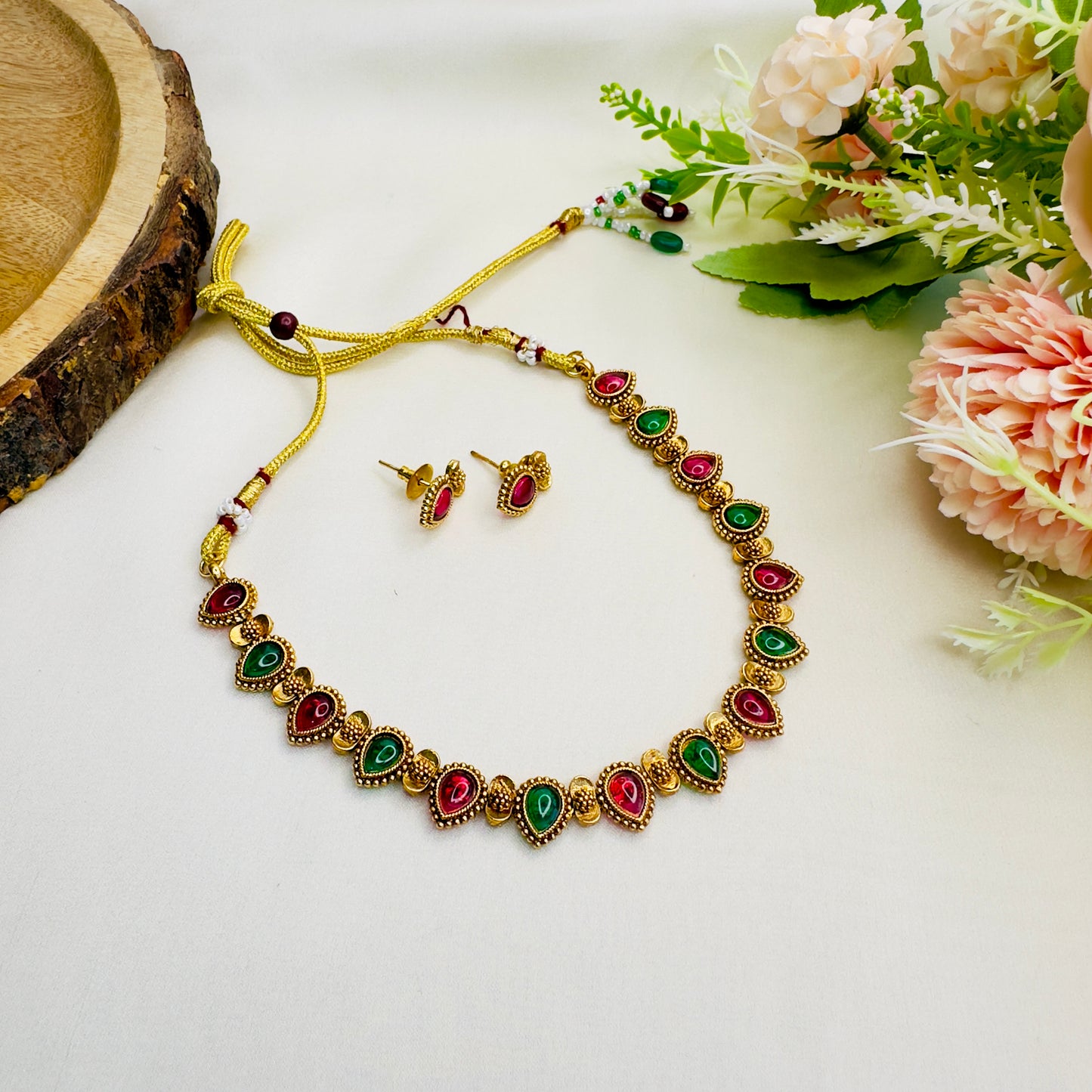 Multicolor Leaf Motif Necklace Set