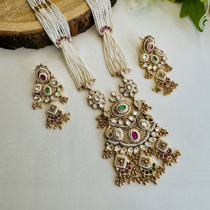 White Piroyee Kundan Pendant Rajwadi Necklace Set