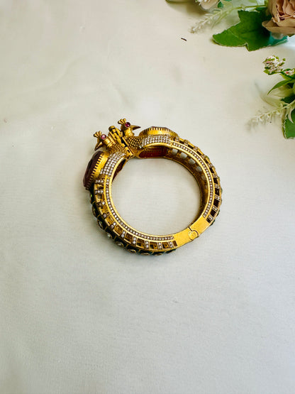 Peacock Motif Doublet openable Bracelet