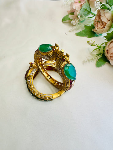 Peacock Motif Doublet openable Bracelet