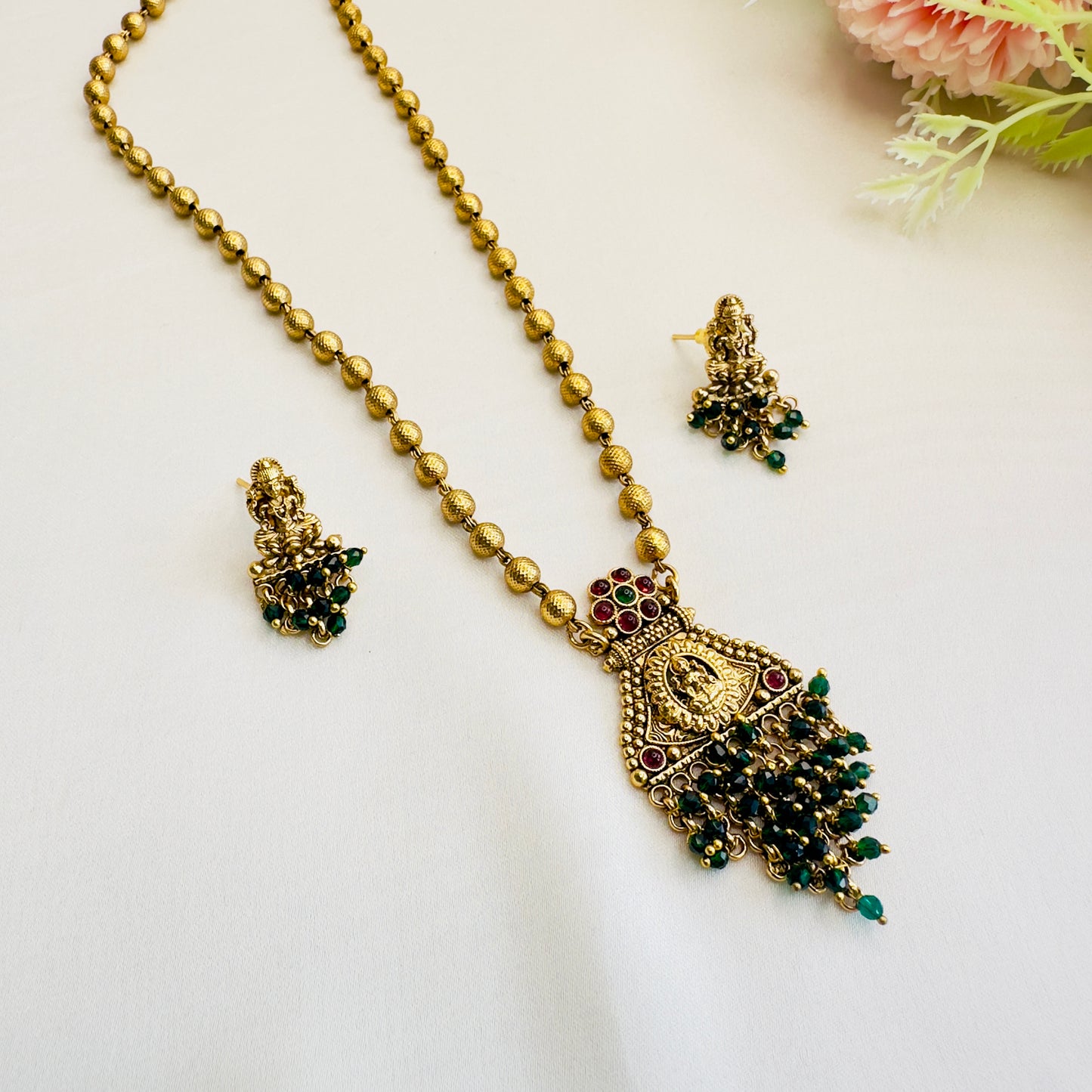 Lakshmi Motif Necklace Set