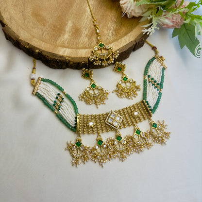 Multicolor Set With Mang Tika