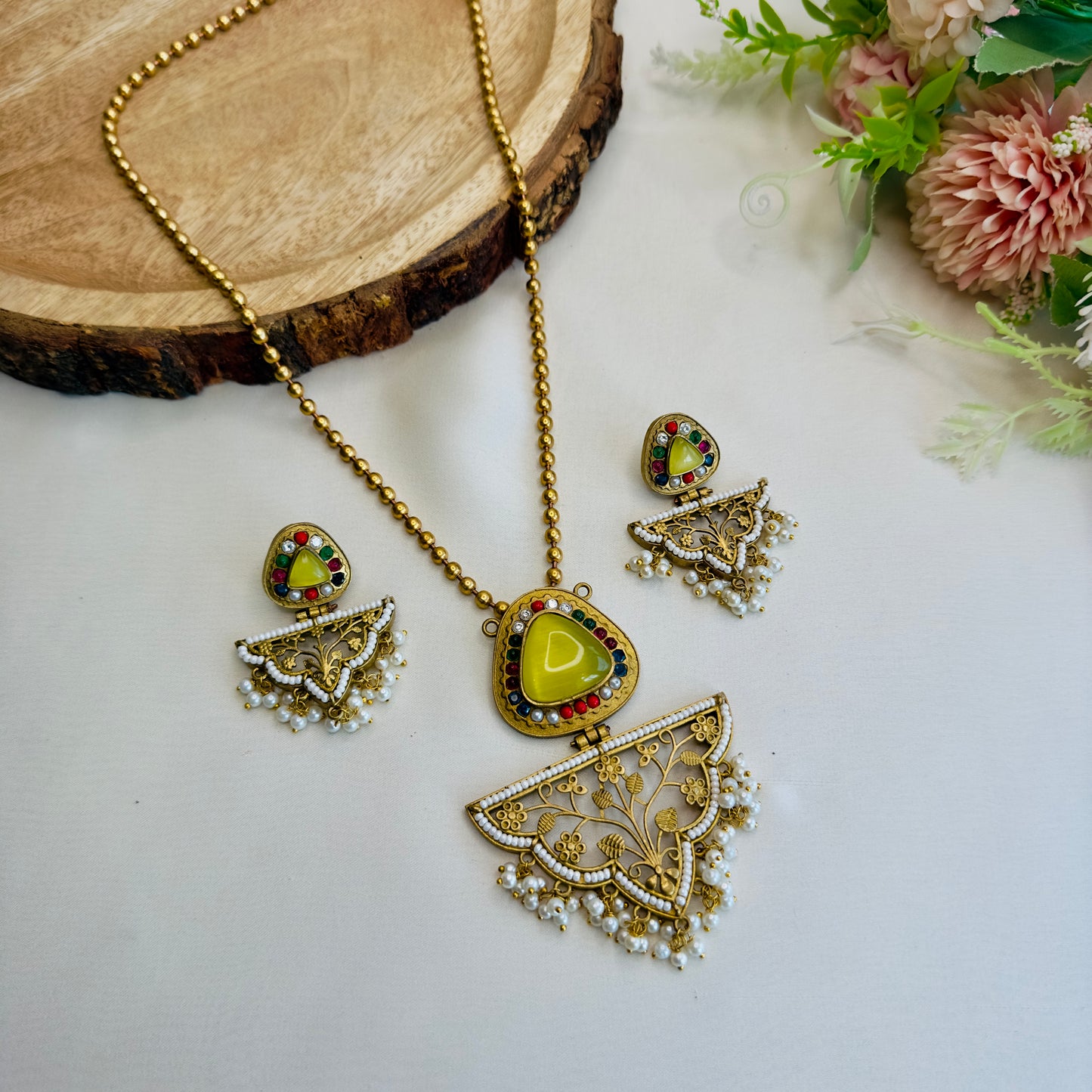 Meenakshi Multicolor Necklace Set