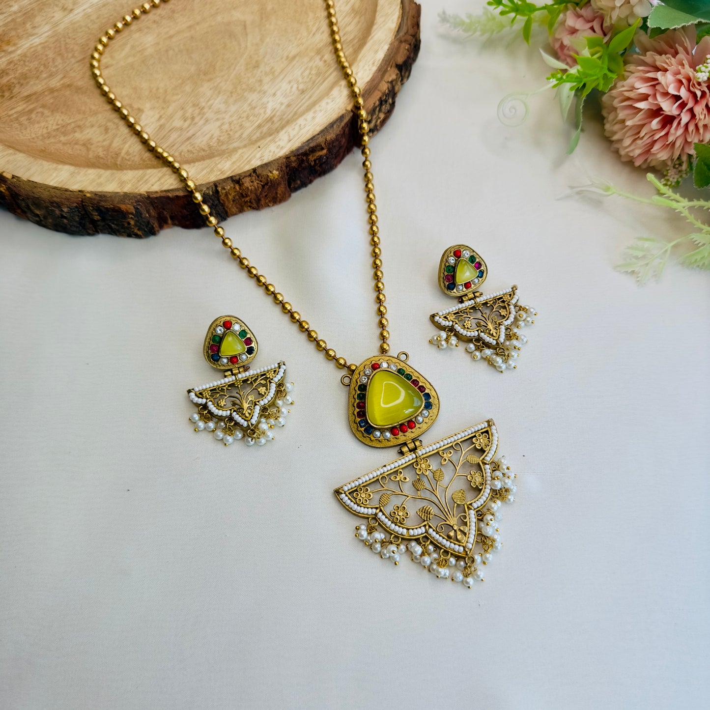 Meenakshi Multicolor Necklace Set