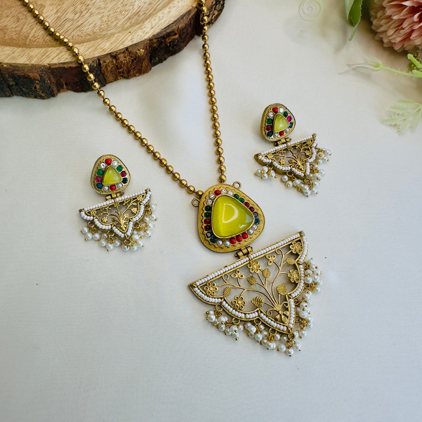 Meenakshi Multicolor Necklace Set