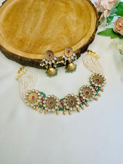 Five Round Pendent Choker Set