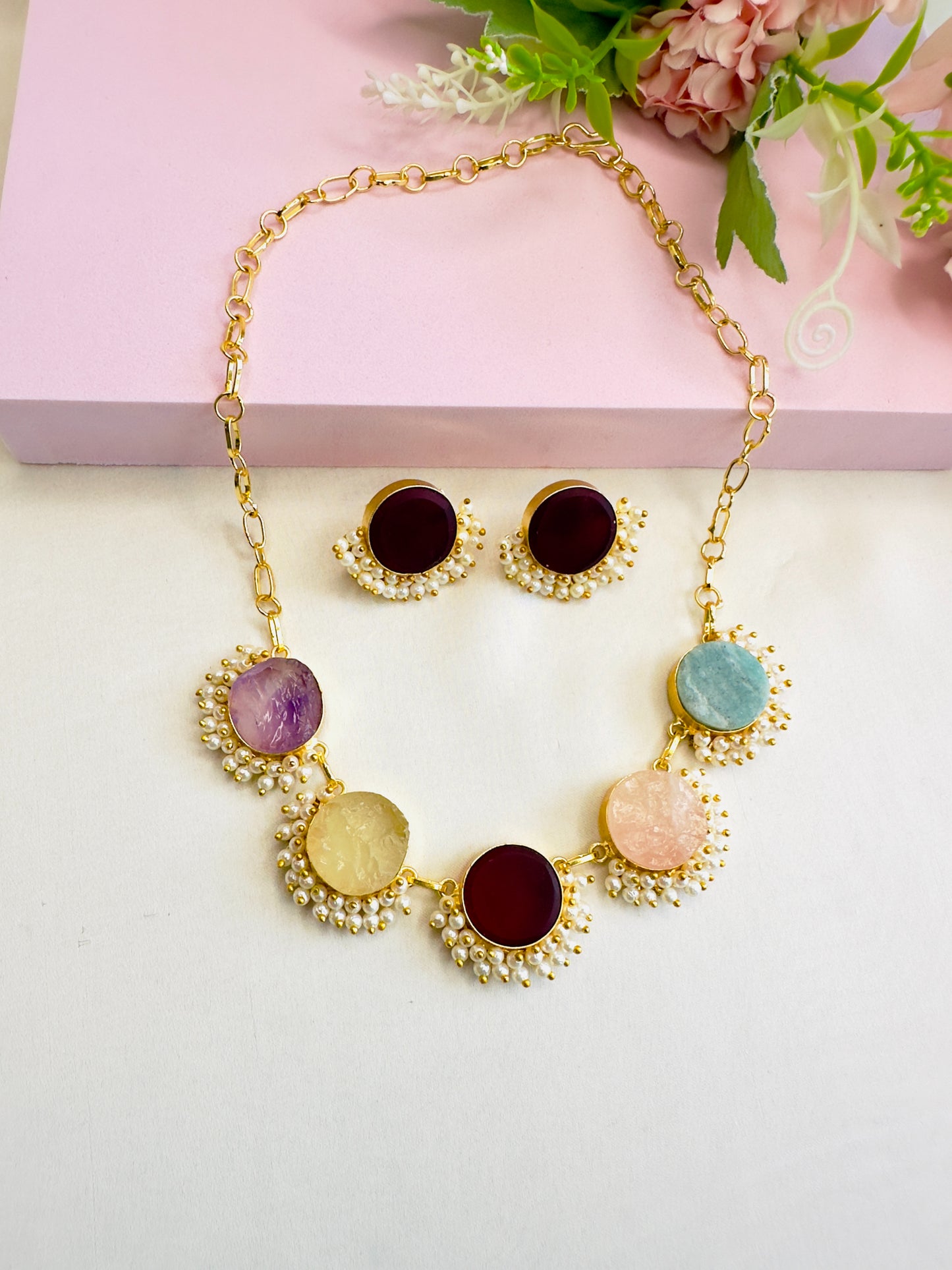 Multicolor Rough Stone Necklace Set