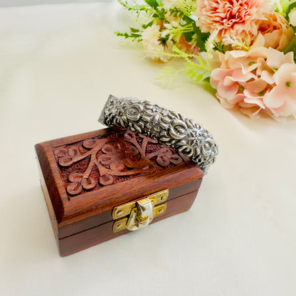 Solid Replica Carving Bracelet