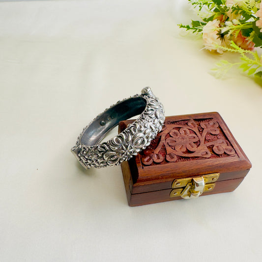 Solid Replica Carving Bracelet