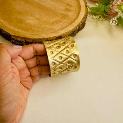 Pure Brass Carving Hadcuff