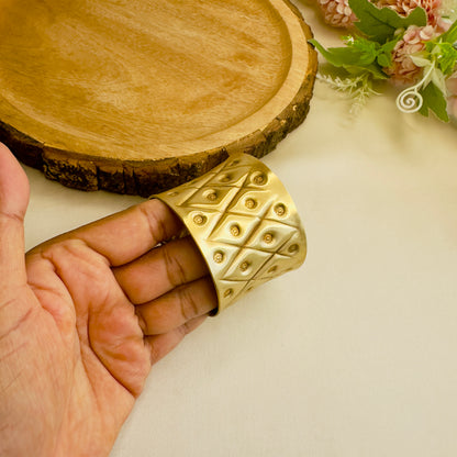 Pure Brass Carving Hadcuff