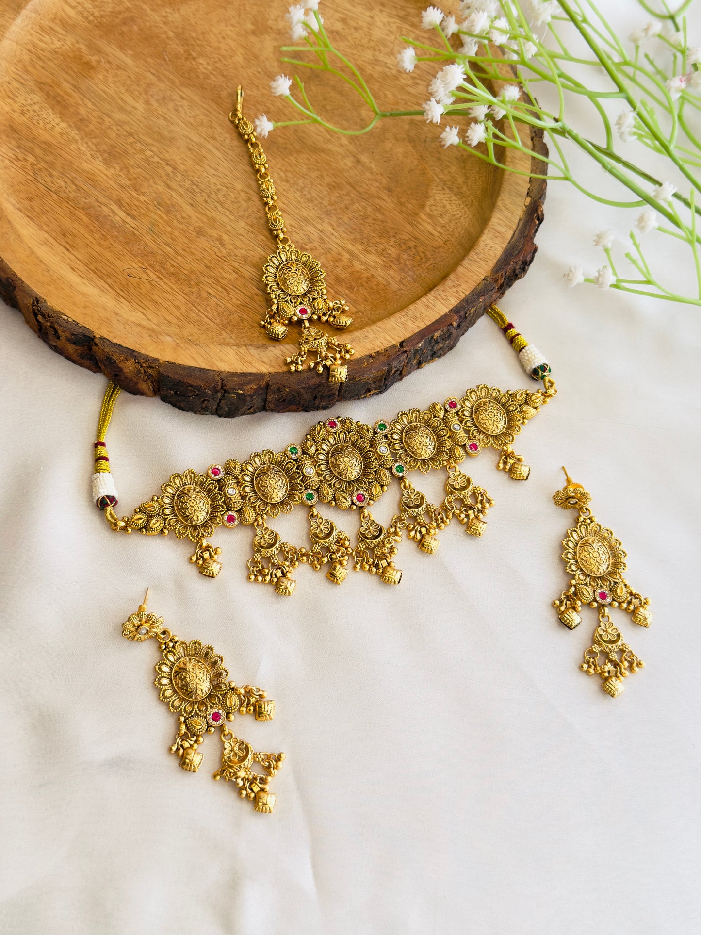 Beautiful Choker Set with Mang tika