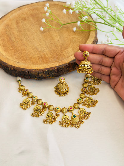 Beautiful Sorowski Necklace Set