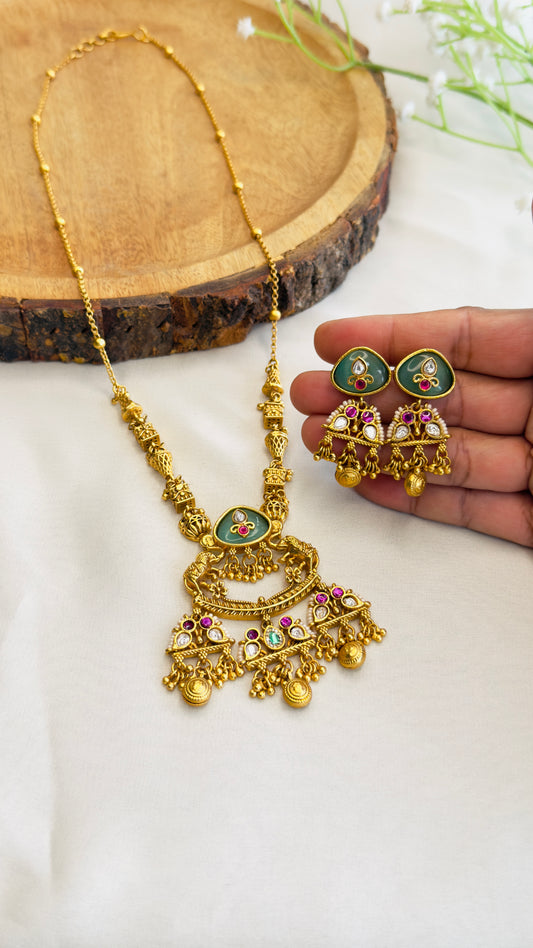 Rajwadi Sleek Pendant Set