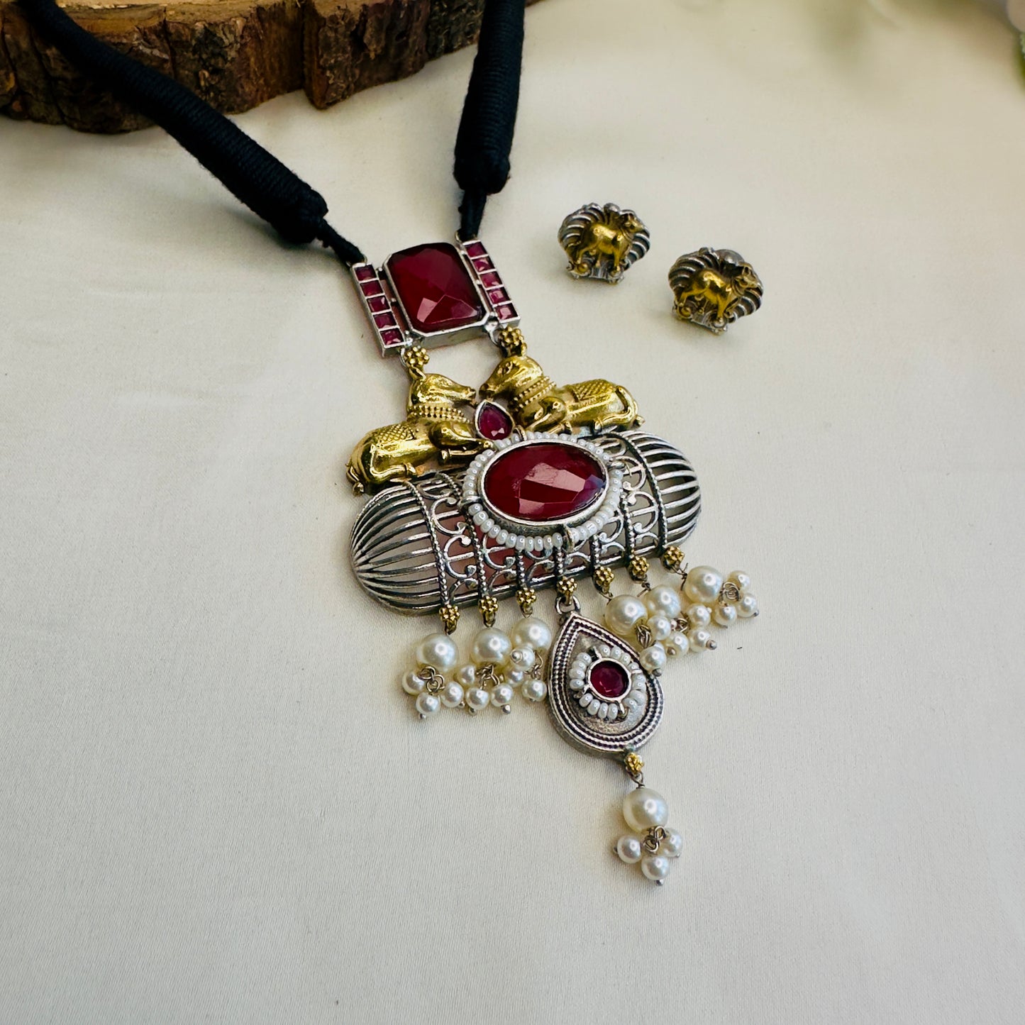 Nando Motif Dual Tone Pendant Set