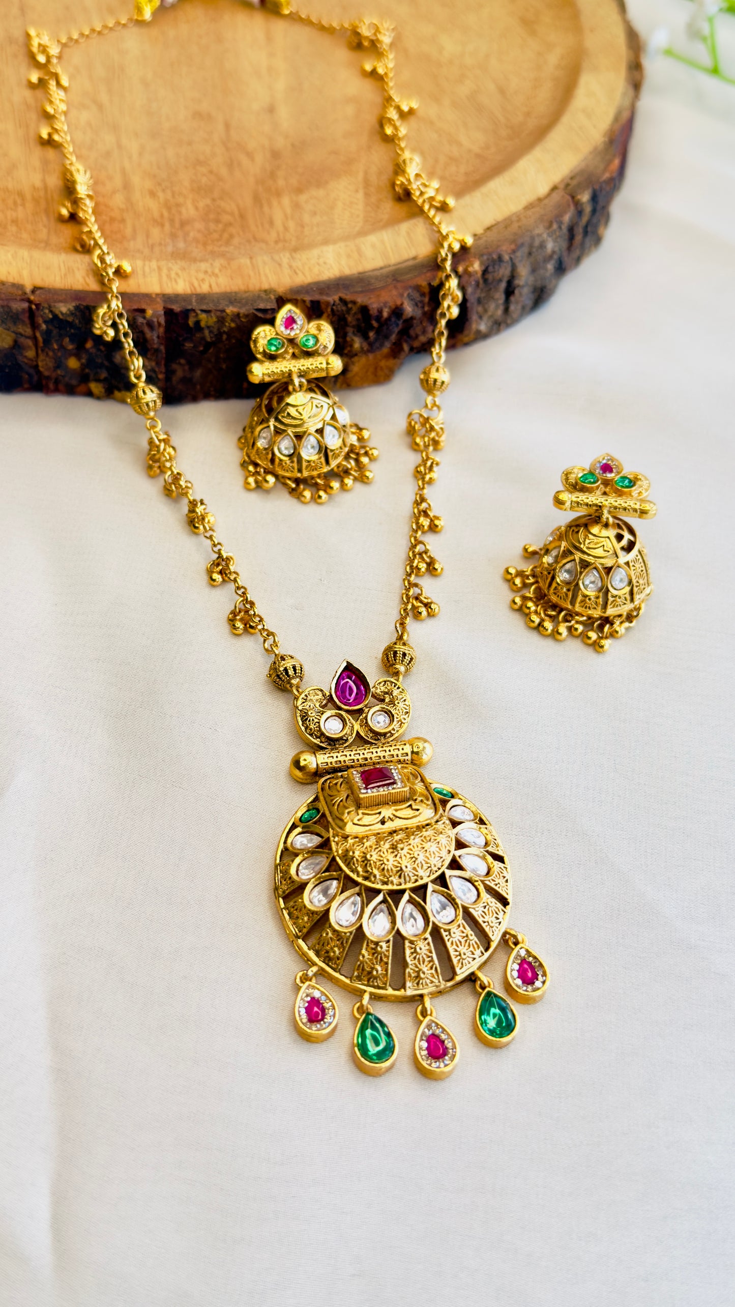 Beautiful Pendant Set