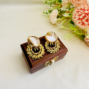 MOP Delicate design Stud Earrings