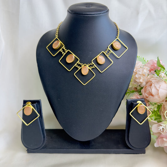 Square pattern Necklace set