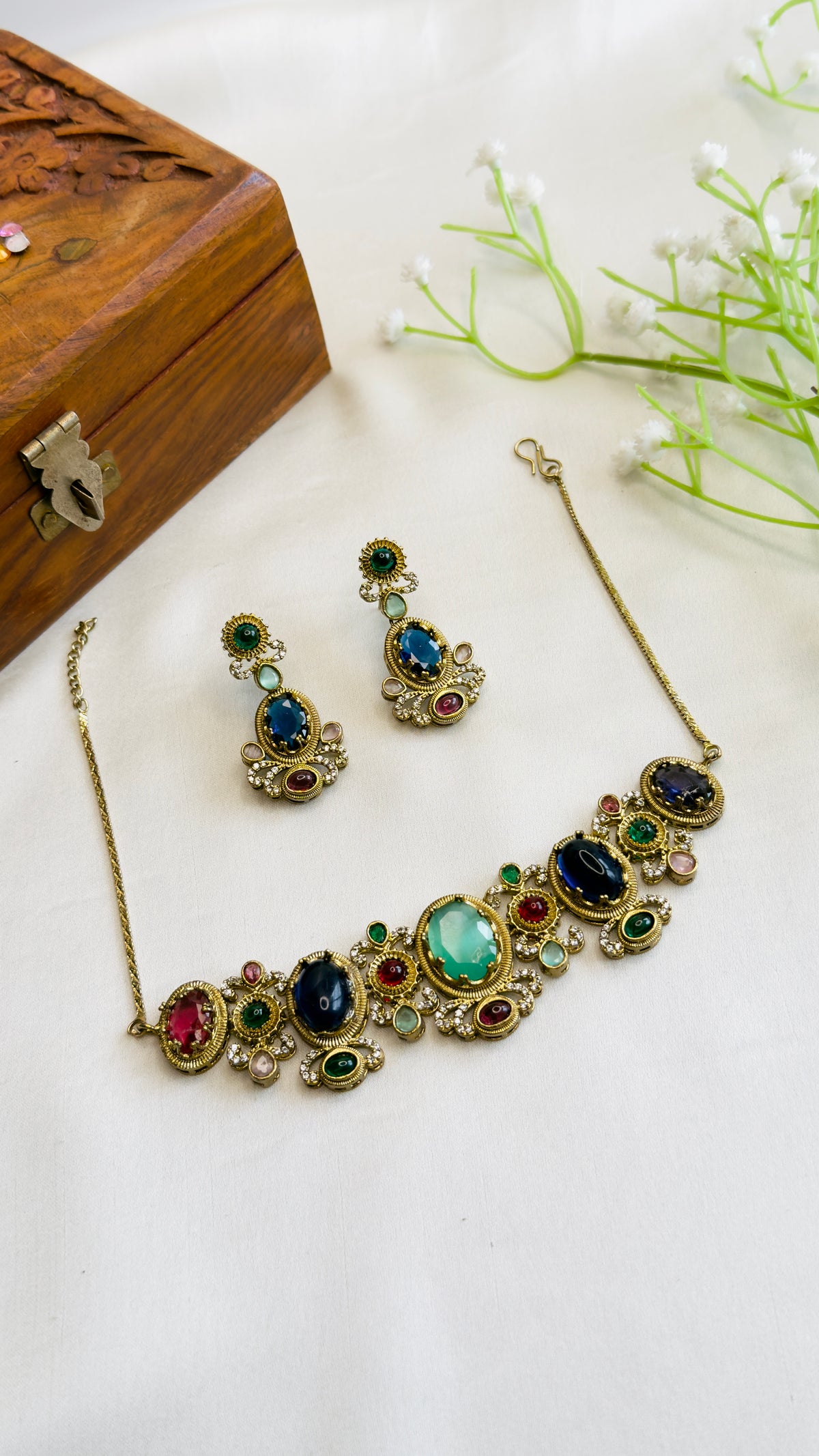 Multicolor Choker Set