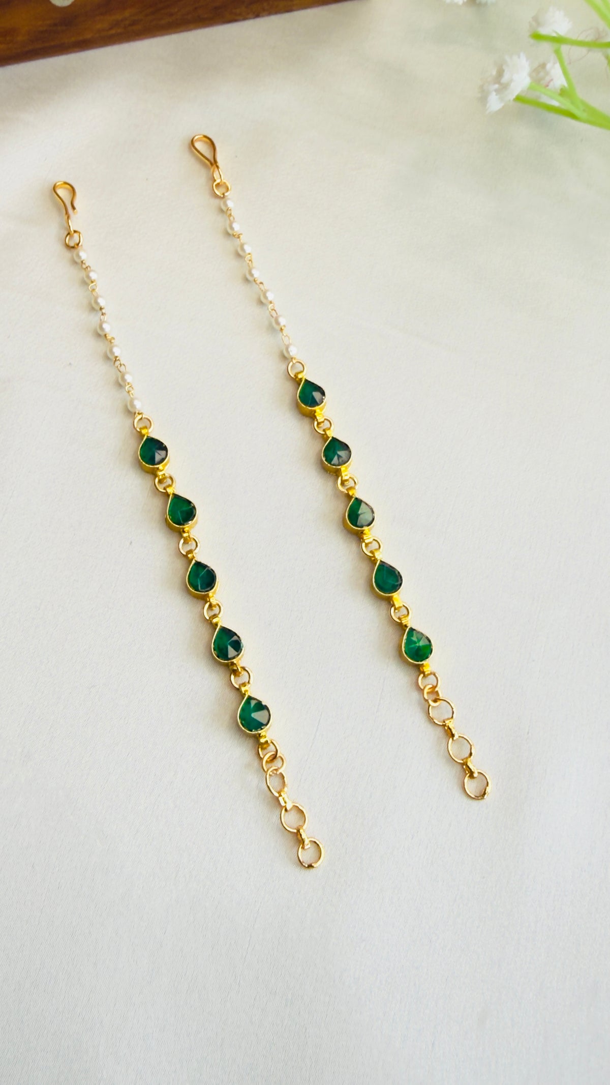 Pachi Kundan Ear Chain