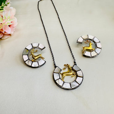 Deer Motif Mother of Pearl Chain Pendant Set