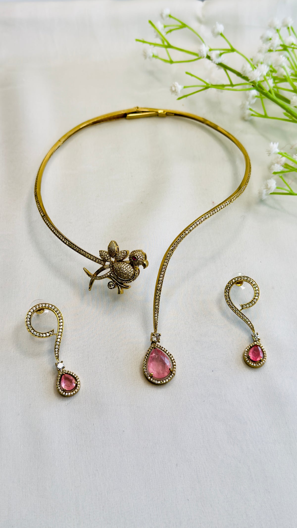 Bird motif Hasli set