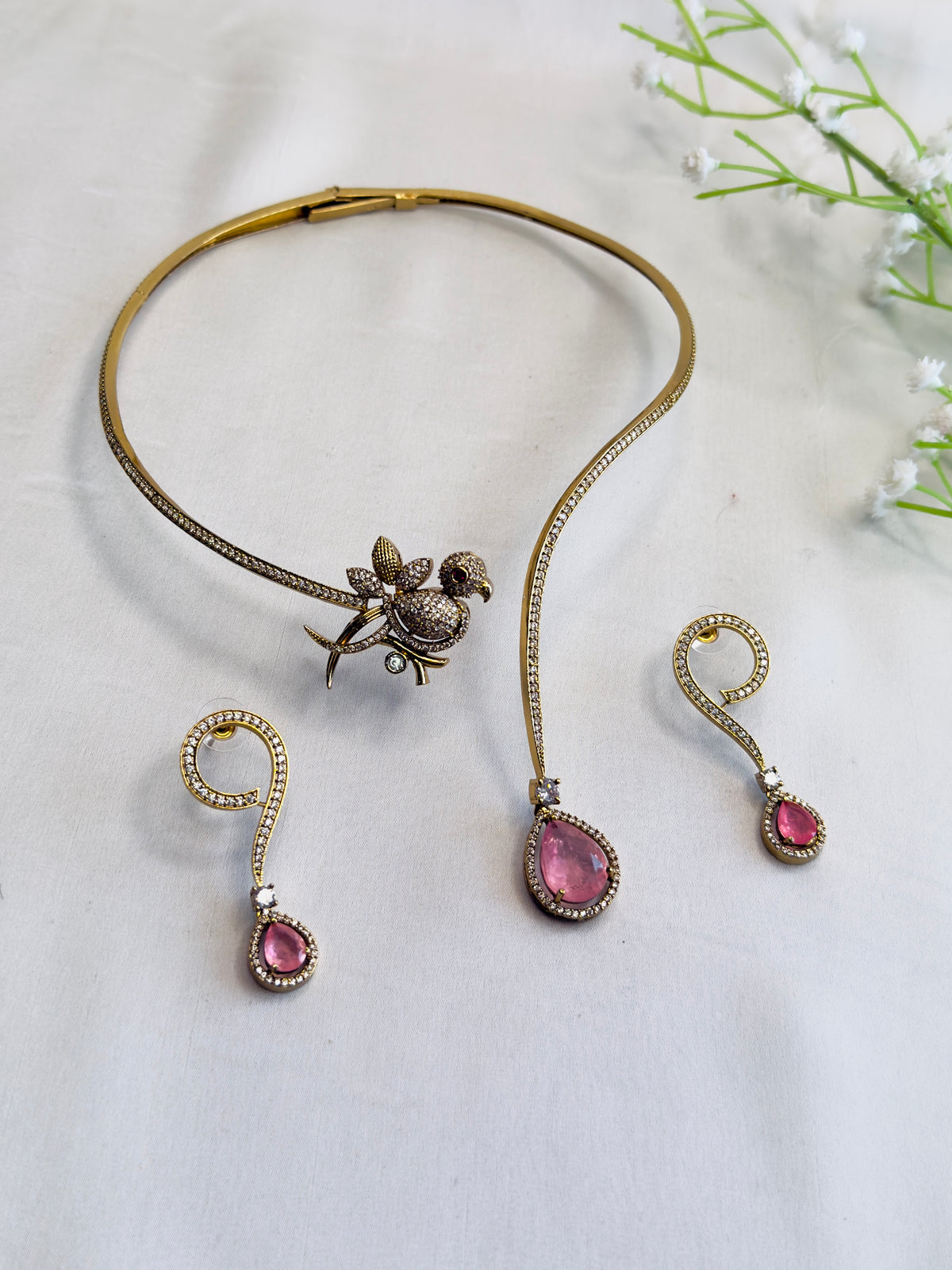 Bird motif Hasli set