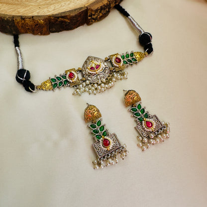 Pachi Kundan Sleek Choker Set