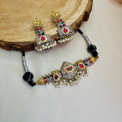 Pachi Kundan Sleek Choker Set