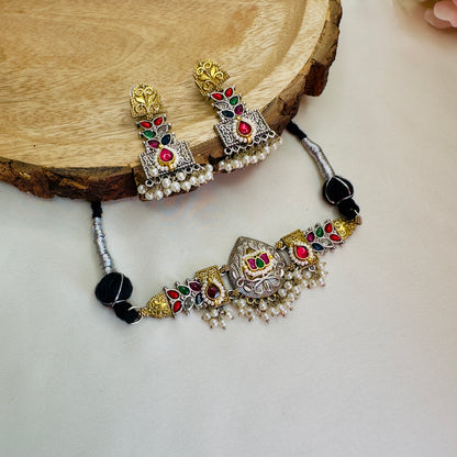 Pachi Kundan Sleek Choker Set