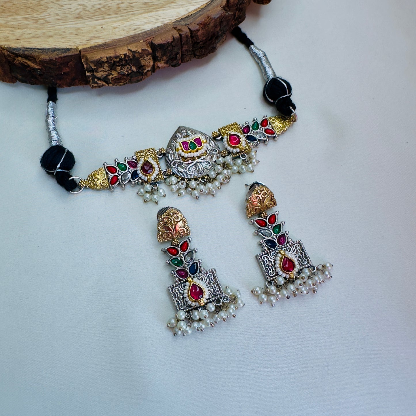 Pachi Kundan Sleek Choker Set