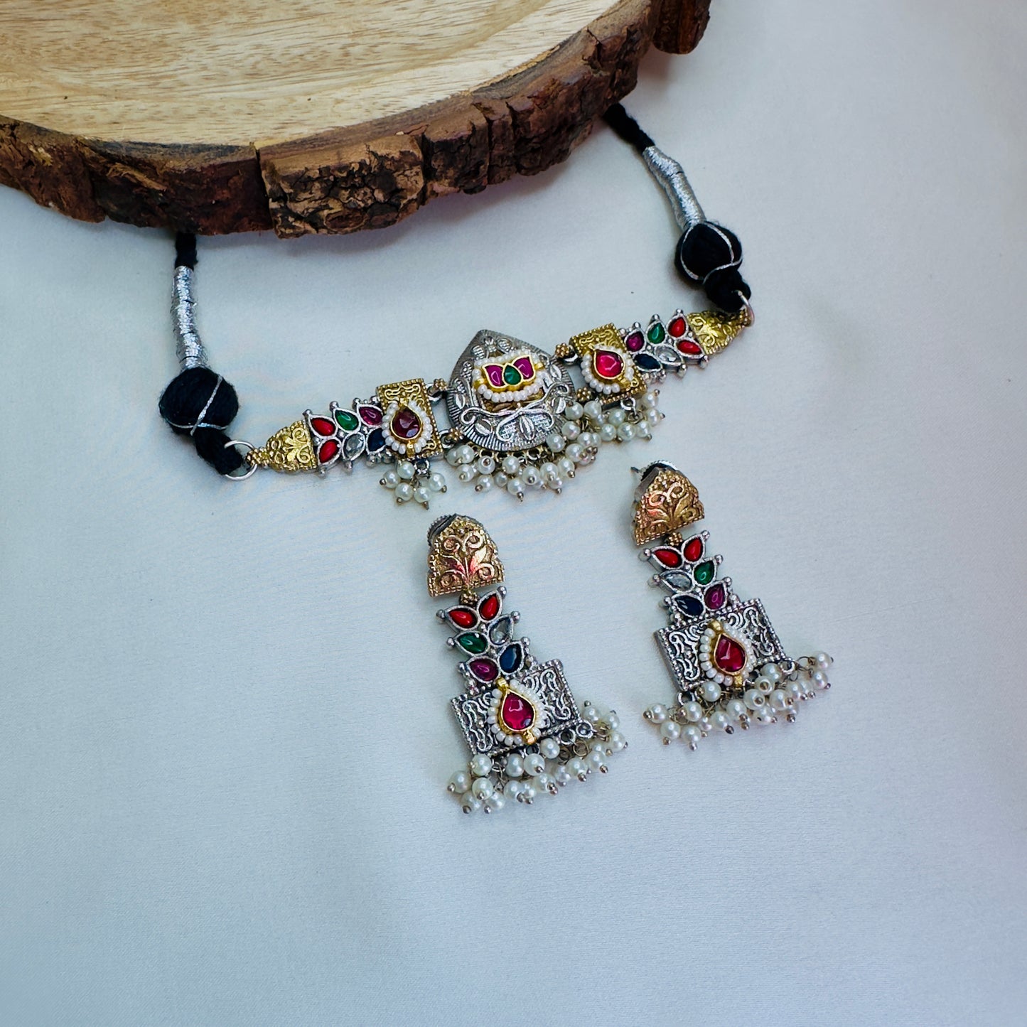 Pachi Kundan Sleek Choker Set