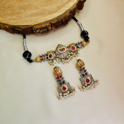 Pachi Kundan Sleek Choker Set