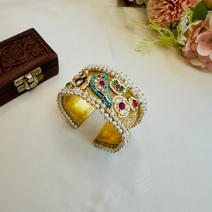 Pachi Kundan Handcuff