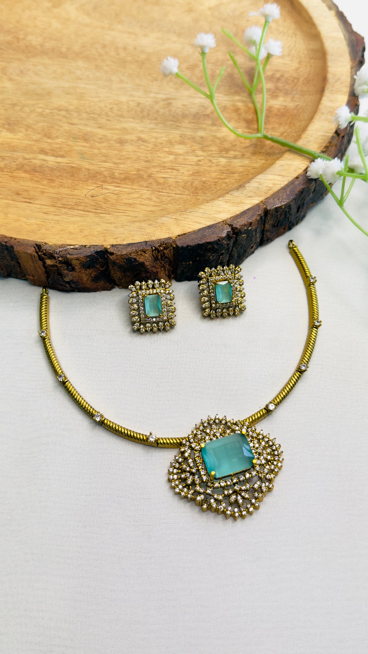 Beautiful Indo western Hasli Set